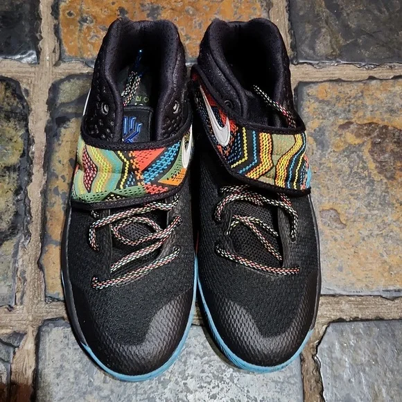 Nike Kyrie 2 Boys Size 7  Black History Month Edition Shoes Sneakers - Picture 2 of 8